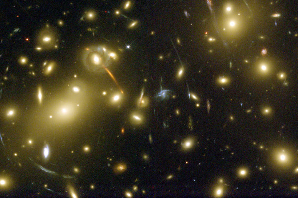 Abell 2218 cluster of galaxies
