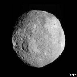 Vesta seen by Dawn from a distance of 41,000 km