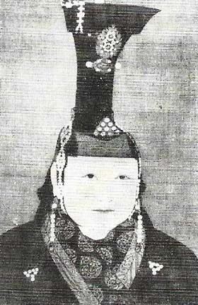 A Yuan empress (from the dynasty founded by Kublai Khan) wears a medieval Mongolian headdress.