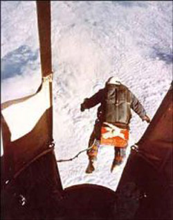 Kittinger jumping from Excelsior IIIr