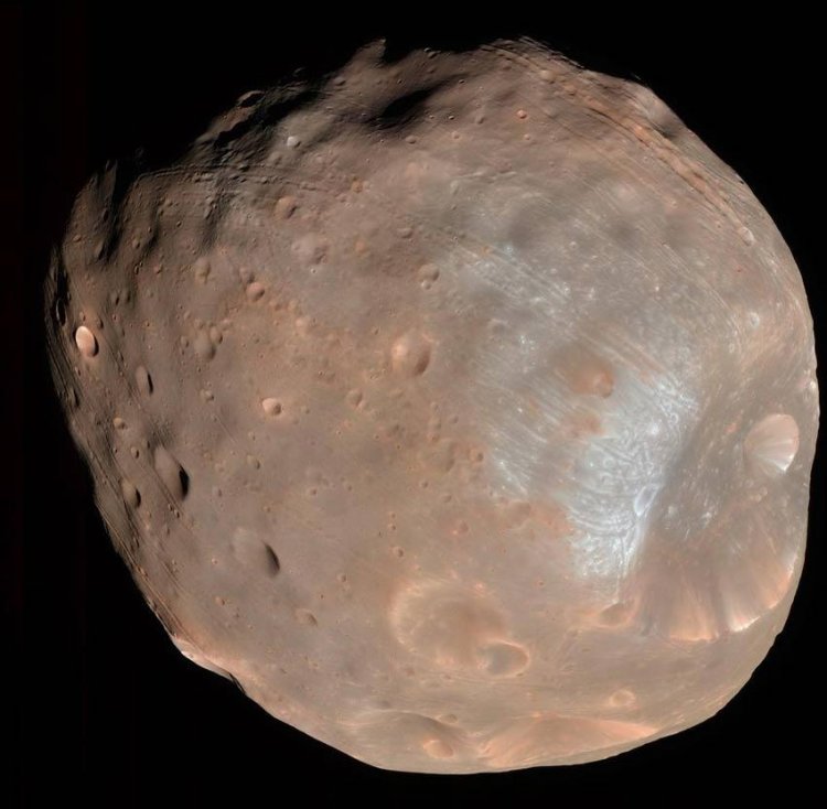 Phobos taken by Mars Reconnaissance Orbiter