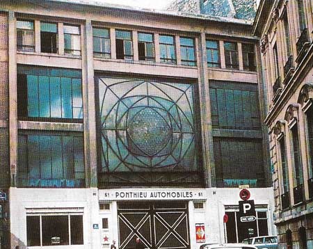 Auguste Perret's 1905 garage on the Rue Ponthieu in Paris uses a reinforced concrete frame. Perrier, almost single-handed, developed the basic techniques for using this new material.