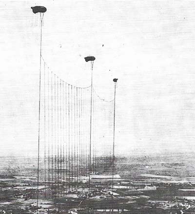Barrage balloons, thinly spread over London, served as token protection rather than forming any serious deterrent to German air attacks. London was first bombed by Zeppelins (1915) but these were vulnerable and soon replaced by airplanes.