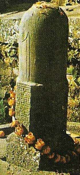 The phallus or lingam is a holy motif in India.