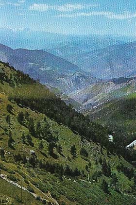 A main route from Trabzon and the eastern Black Sea coastal area of Turkey leads southwards up the 2,000 m (6,560 ft) Zigana Pass, which is open for most of the year.