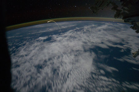 Reentry of Atlantis on the final Space Shuttle