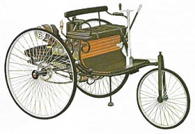 Carl Benz's first car: a three-wheeler with a 1.5 hp single-cylinder, water-cooled gasoline engine mounted horizontally at the back.