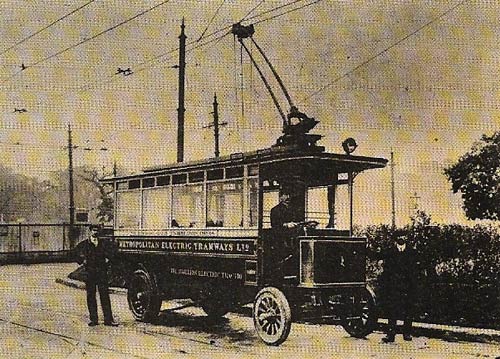 The first trolleybuses were introduced early in the twentieth century by the tramway companies.