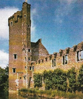 >Canister Castle was built by Sir John Fastolf, the successful captain of Henry V and VI, about 1432-1435.