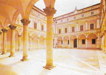 The courtyard, Palazzo Ducale, Urbino, was built 1464-1472 by Luciano da Laurana (fl. 1468-1482) for Federico da Montefeltro (1422-1482), warrior, statesman, scholar and patron of the arts, later first Duke of Urbino.