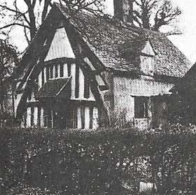 A yeoman's cottage at Didbrook, Gloucestershire, is typical of the stone or half-timbered houses put up in the 15th century which reflected the growing prosperity of the independent rural landowner.