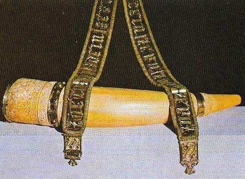 'Charlemagne's hunting horn', one of the treasures of the emperors, was probably made in the 11th century.