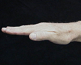 Hand sign for Mi (E) in the solfege system
