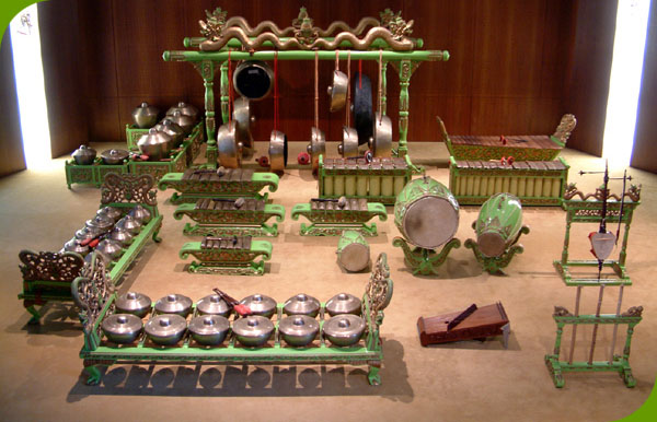 gamelan instruments