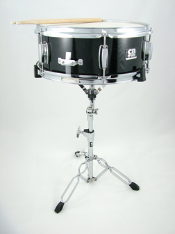 snare drum on stand